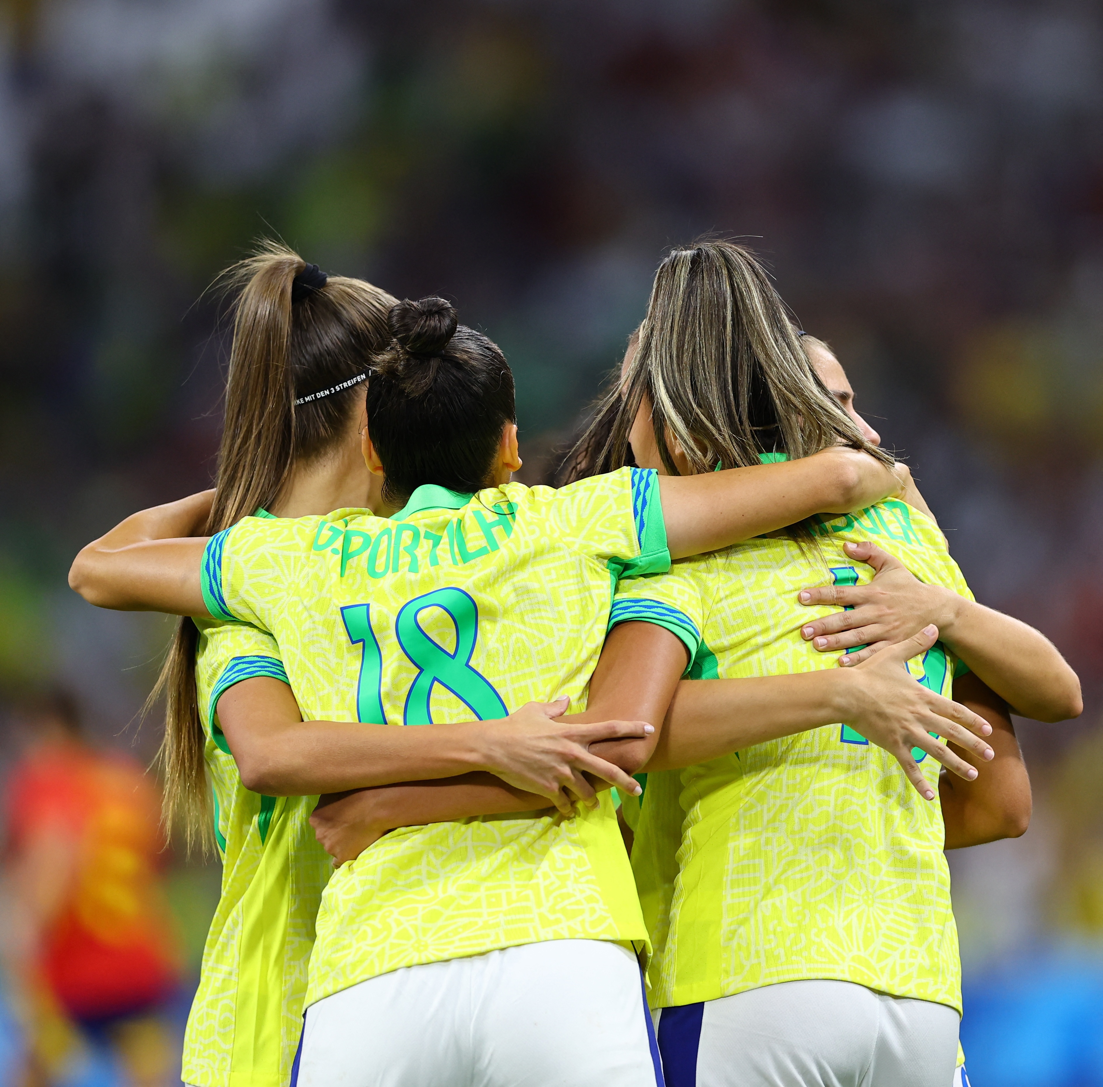 雷速官网-巴西女足表现抢眼,挺进决赛