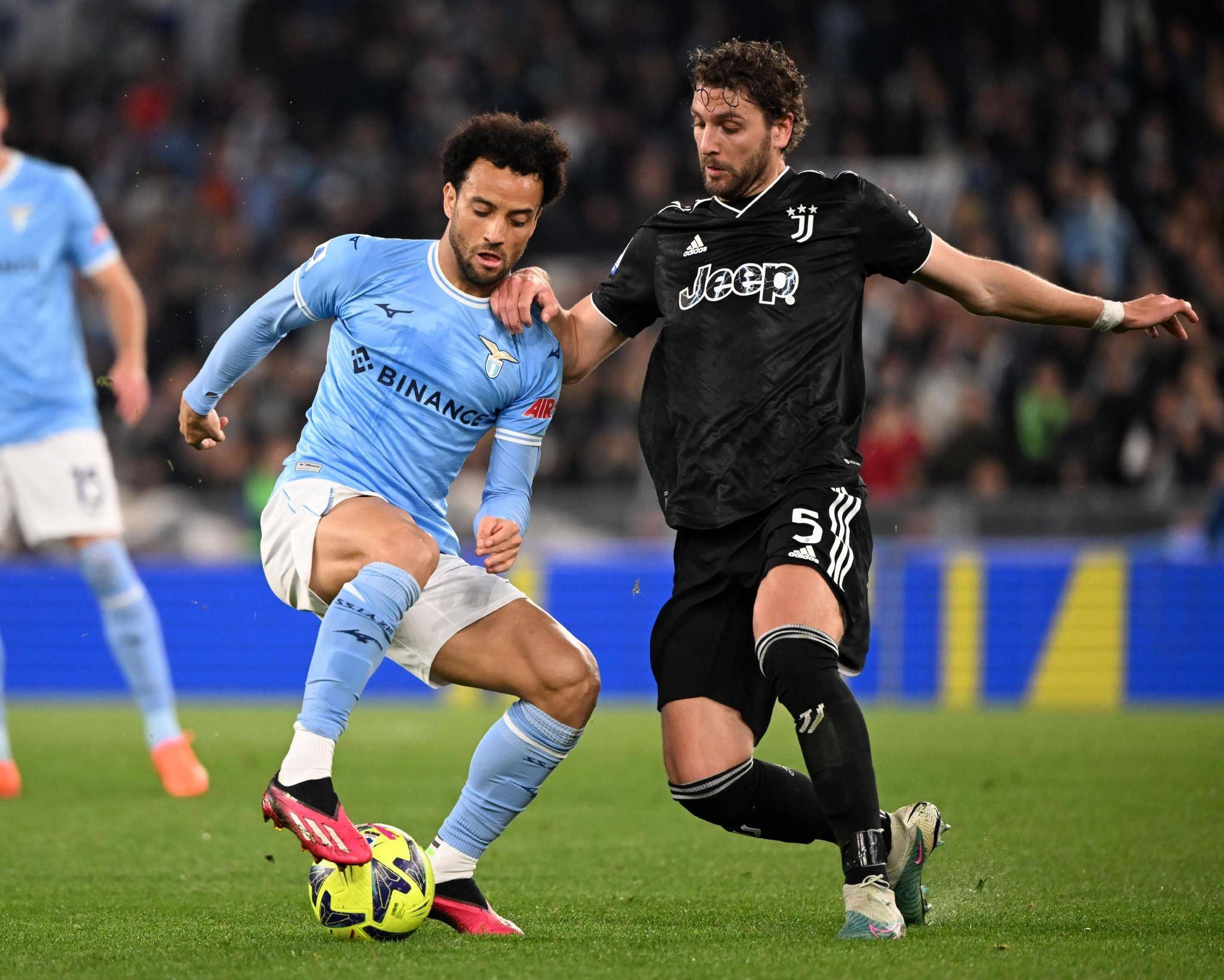 雷速-拉齐奥主场大破对手,赢得观众喝彩