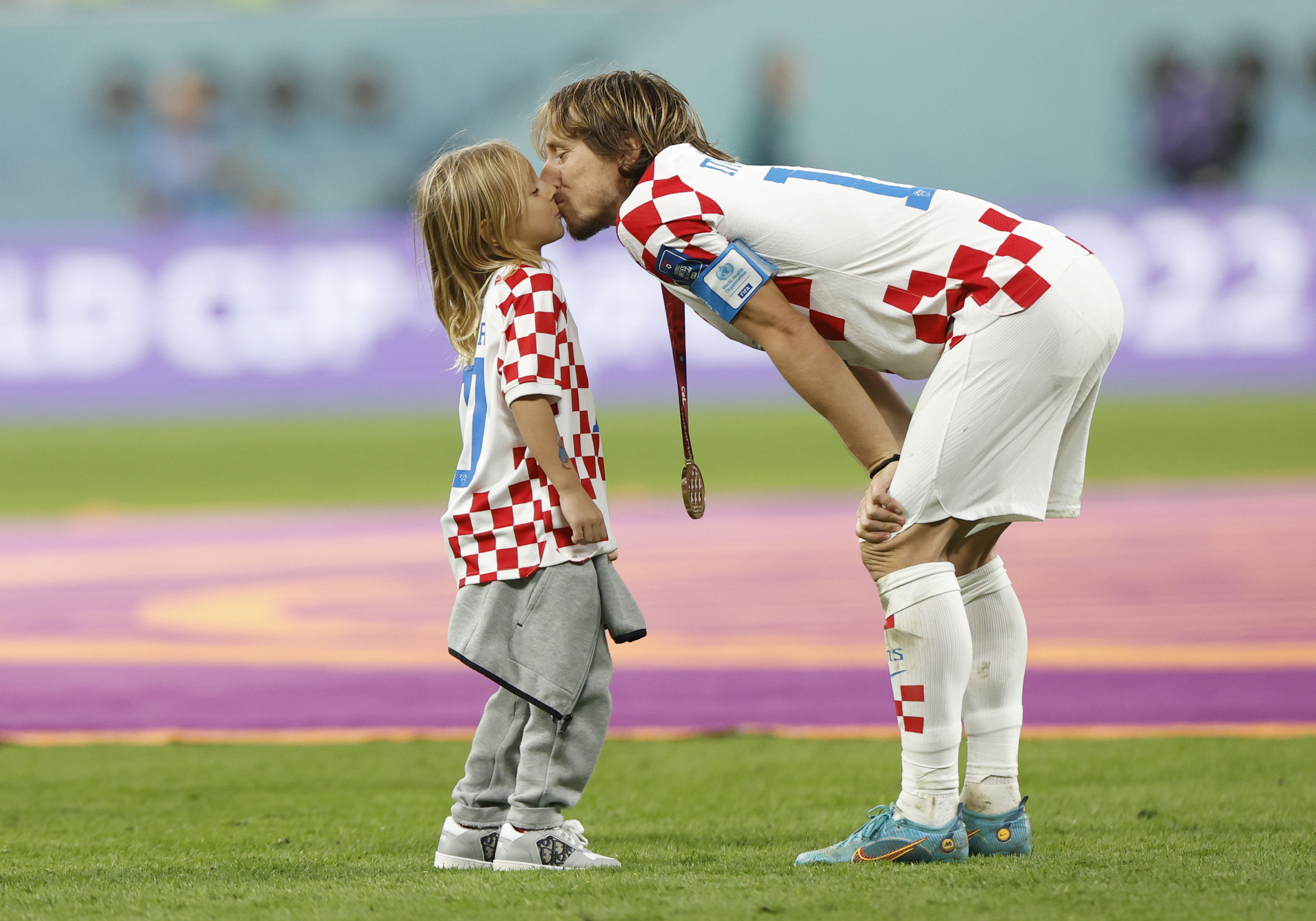 雷速官网下载-卡塔尔球队坚若磐石,抢得宝贵胜利